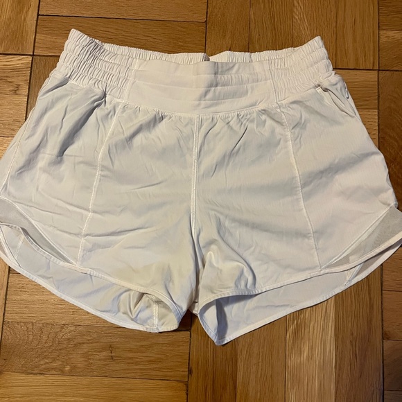 Lululemon Hotty Hot High-Rise 4” Short - Picture 2 of 8